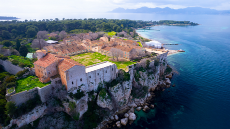 COLONIE DE VACANCES CANNES